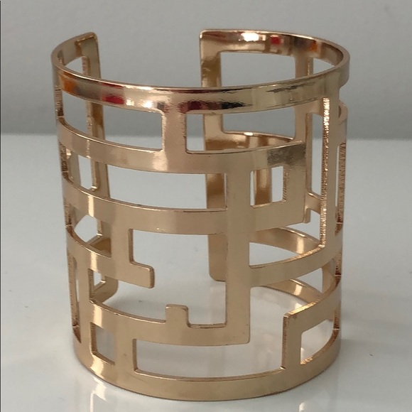 GOLD ABSTRACT CUFF BRACELET - Picture 2 of 4